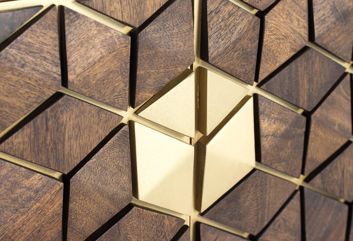 GINER Y COLOMER Mueble TV de madera de mango y detalles dorados